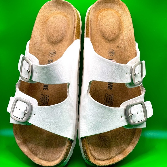 White Sandal Cushionaire Brand Cork Sole Mule Slip On - Picture 1 of 2